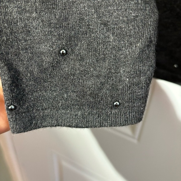 NWT Chico’s Beaded Charcoal Grey Pullover Top, Size 0 Small - Picture 6 of 9